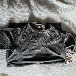 Men’s Large Alo amplify short sleeve t shirt